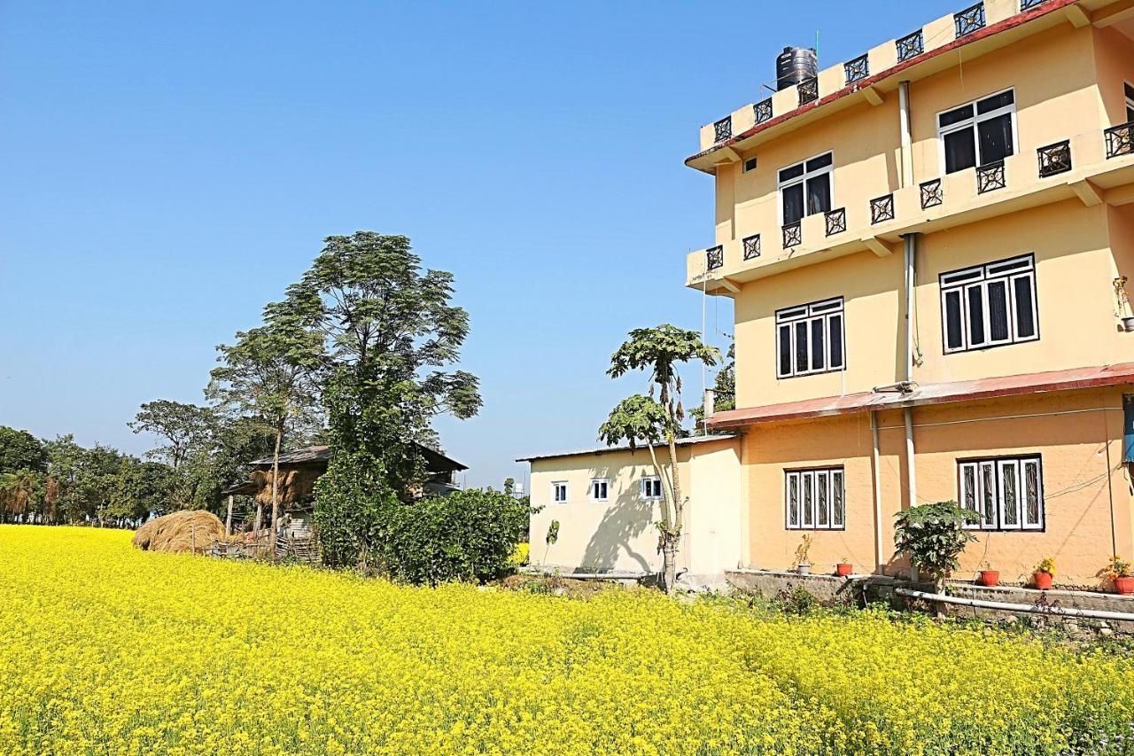 Tiger Corner Inn Homestay Sauraha Exterior foto